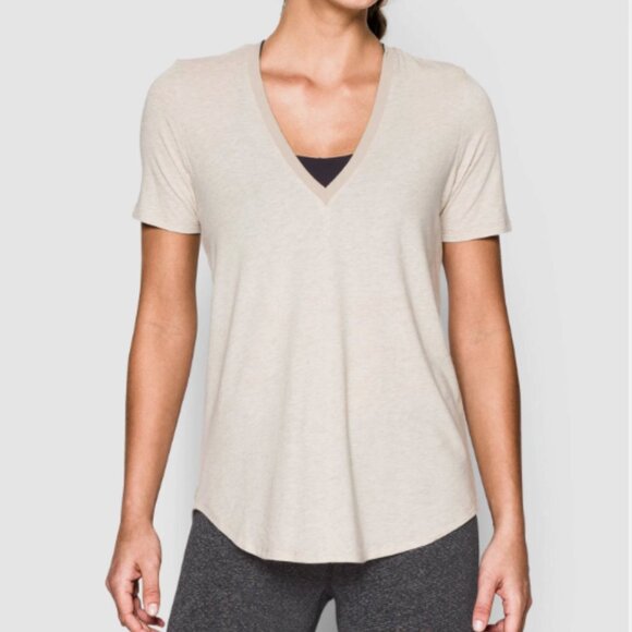 NWOT Under Armour Studio SUP Plunge V-Neck Short Sleeve Shirt Medium - Picture 1 of 8